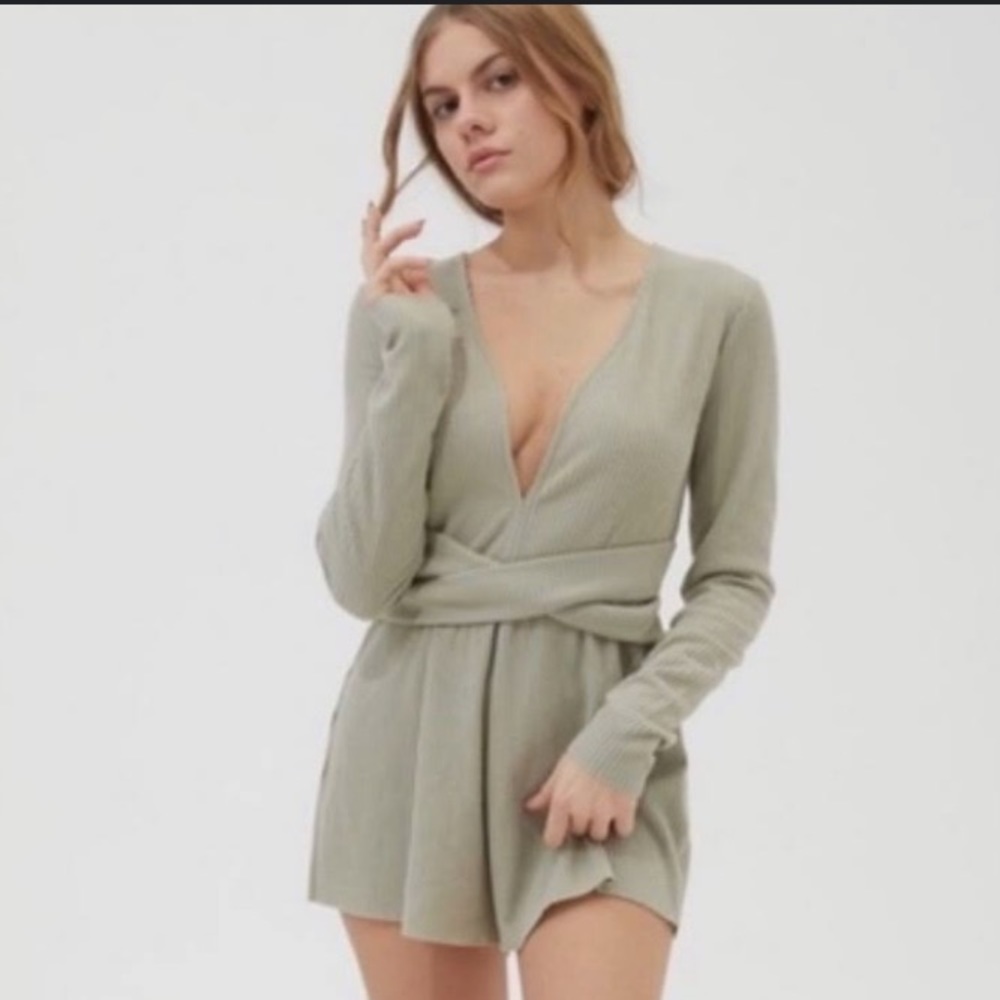 URBAN OUTFITTERS OUT FROM UNDER ROMPER
